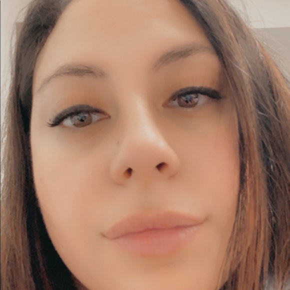 Profile Picture of Brittany Anselmo (@brittanyhunt619) on Poshmark