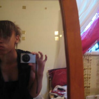 Profile Picture of Monique Moses (@MinI_MOn_XX) on Twitter