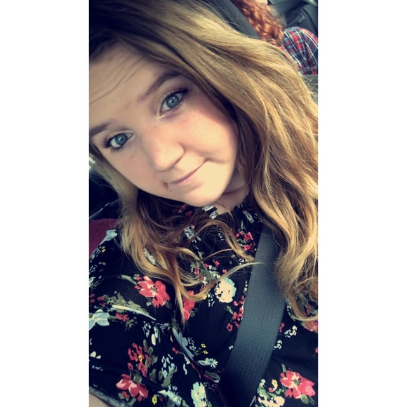 Profile Picture of Angelica Wojciehowski (@angelica_1120) on Poshmark