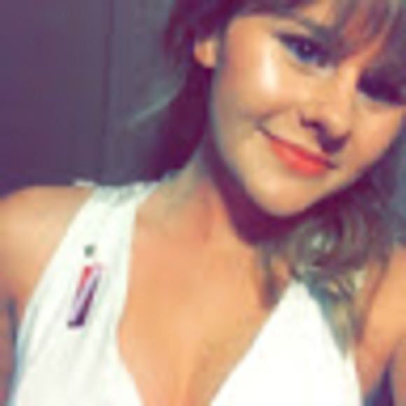 Profile Picture of Ashley Albany (@ashleyalbany) on Poshmark