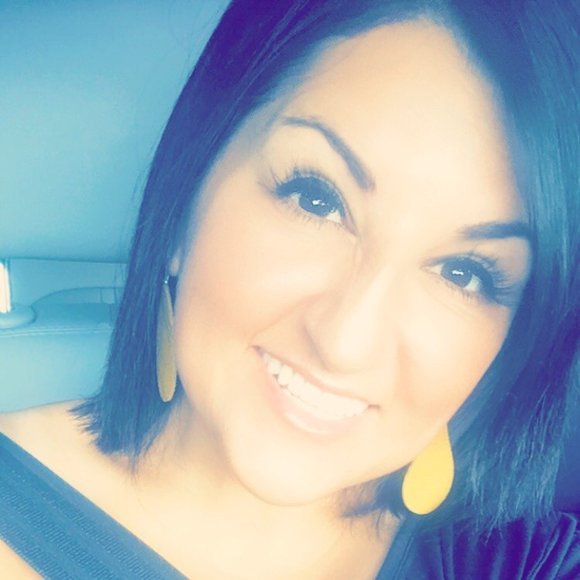 Mindy Perez - Poshmark Profile Picture of Mindy Perez (@perezmindy) on Poshmark