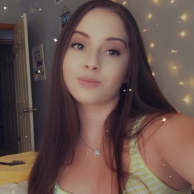 Profile Picture of Julia (@juliahitch) on Twitter