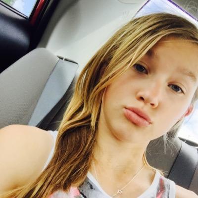 Profile Picture of Alexis Wendt (@alexis9marie02) on Twitter