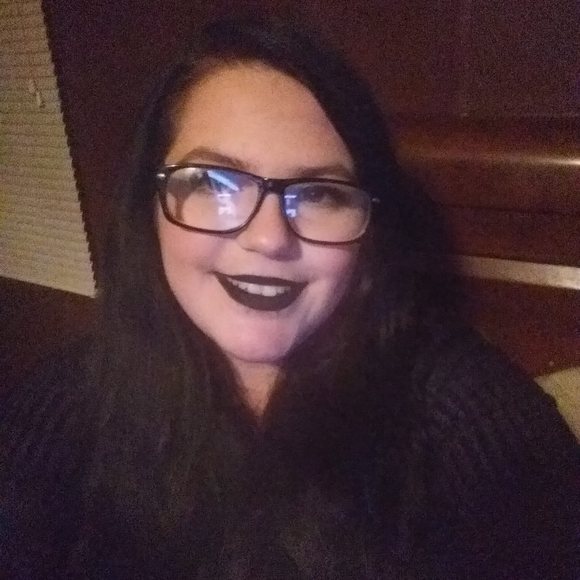 Profile Picture of Syan Meads (@syanmeads) on Poshmark