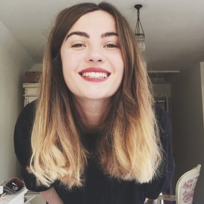 Profile Picture of Beatrice King🐝 (@BeatriceGrace_) on Twitter