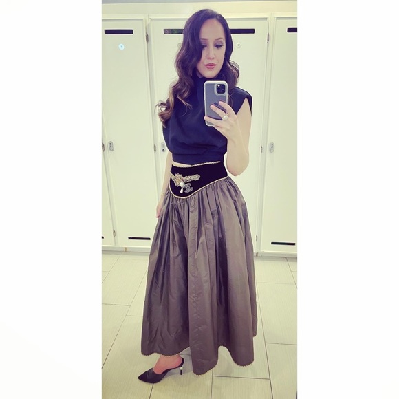 Profile Picture of Veronica Urrabazo (@vurrabazo) on Poshmark