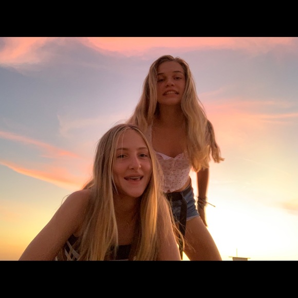 Profile Picture of Josie Schwartz (@josie_schwartz) on Poshmark