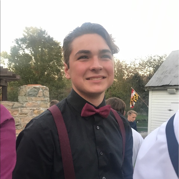 Profile Picture of Josh Clemmer (@joshclemm) on Poshmark