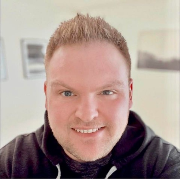 Profile Picture of Jason Schikora (@jasonschikora) on Poshmark