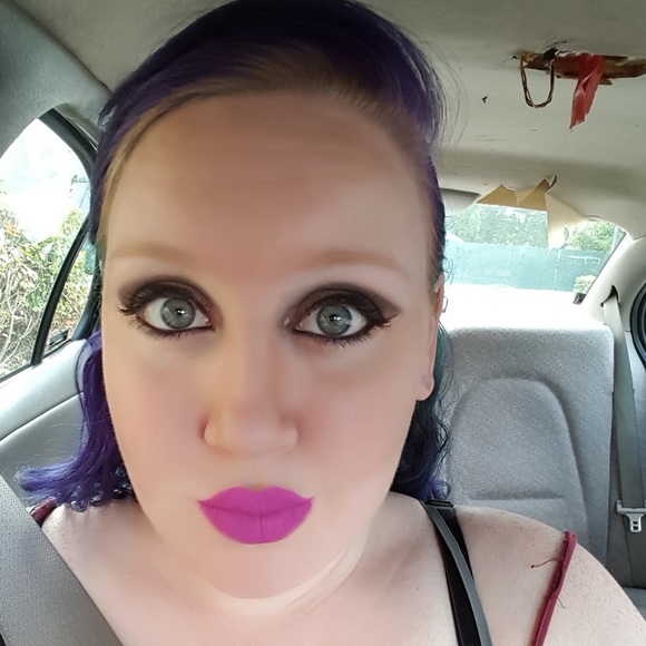 Profile Picture of Cassandra Harvey (@cassieharvey37) on Poshmark