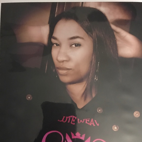 Profile Picture of Lisa Lowe (@lisalowe99) on Poshmark