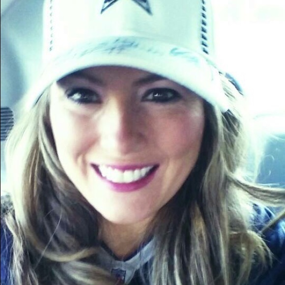 Profile Picture of Sherry Pfost (@sherrypfost) on Poshmark