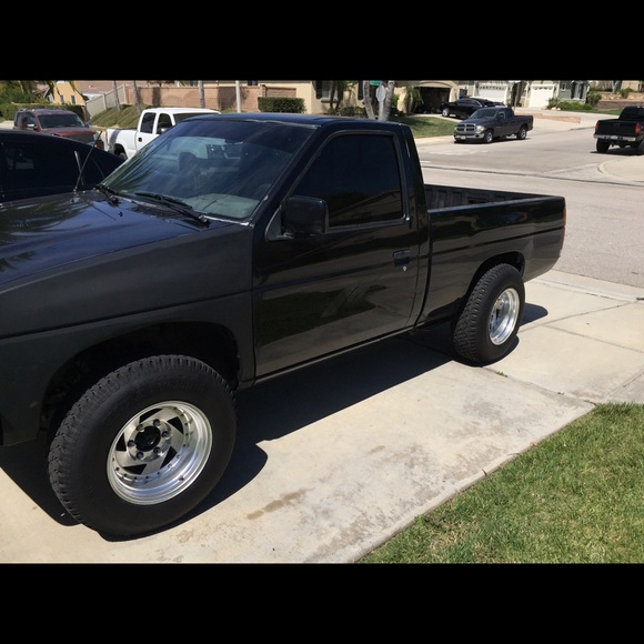 Profile Picture of Chris Ballejos (@chriss_andrew) on Poshmark