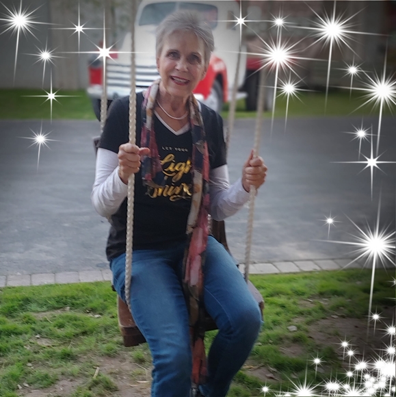 Profile Picture of Karen Deadrick (@karendeadrick) on Poshmark