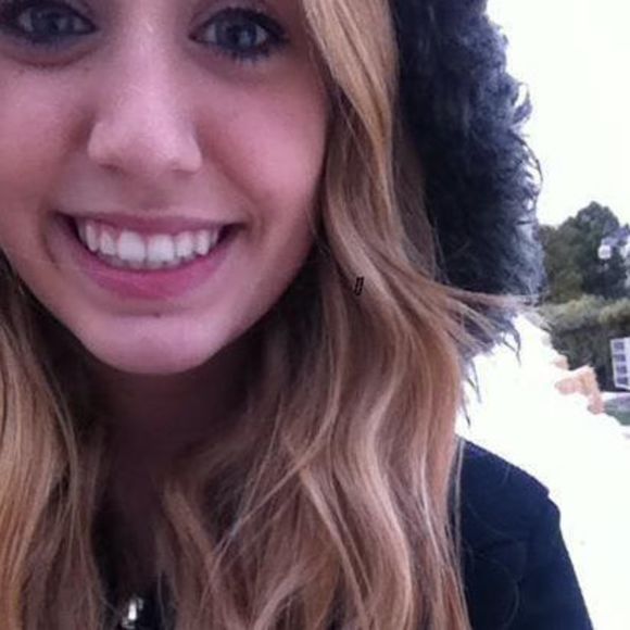 Profile Picture of Hannah Ludwig (@hannahludwig) on Poshmark