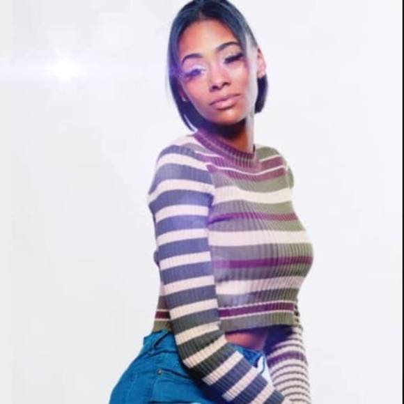 Profile Picture of Lynna Reese (@lynnareese) on Poshmark