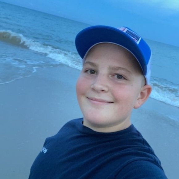 Profile Picture of Luke Lowther (@lukelowther) on Poshmark