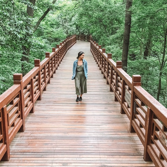 Profile Picture of Bailin Xie (@bailinxie) on Poshmark