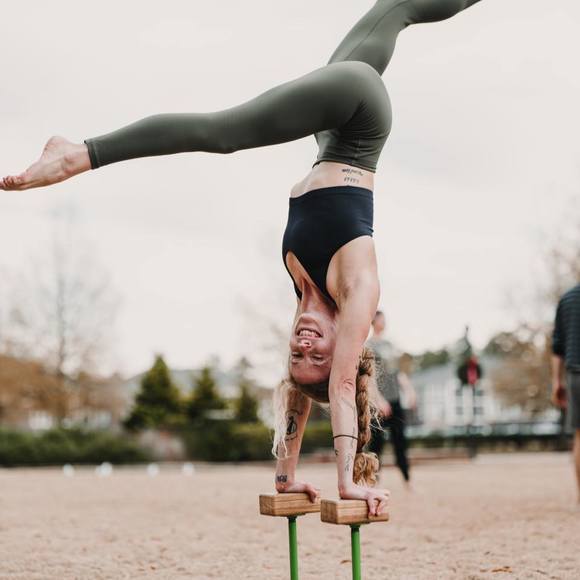 Lauren Tolley - Poshmark Profile Picture of Lauren Tolley (@laurenalivia1) on Poshmark