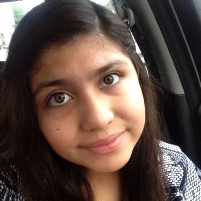 Profile Picture of Alexa Guzman (@alexaguzman58) on Twitter