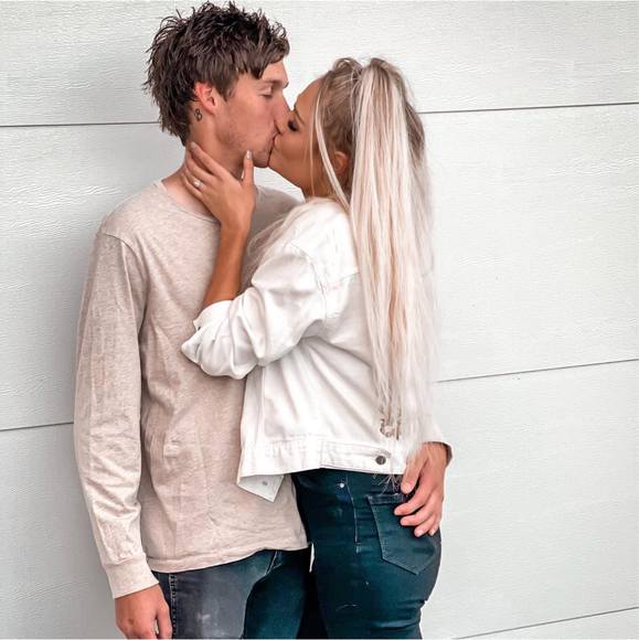 Profile Picture of Brittany Prowse (@brittanyprowse) on Poshmark