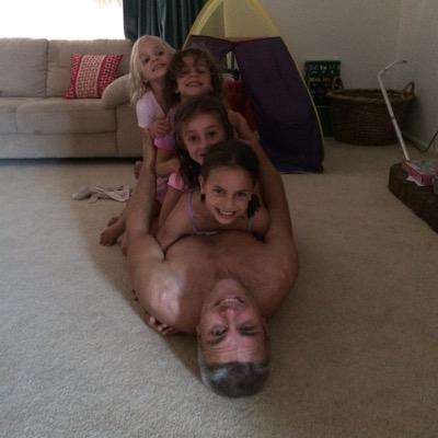 Profile Picture of Andrew Schweitzer (@ternsandy) on Twitter