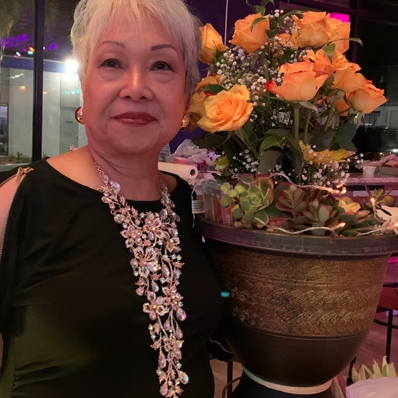 Profile Picture of Medy Schwertly (@mschwertly) on Poshmark