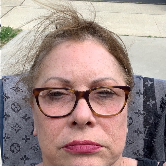 Profile Picture of Marliss Uhrich (@marliss01) on Poshmark