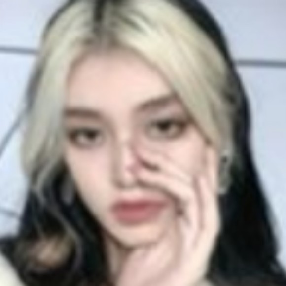 Profile Picture of Rozella Anna (@21276zroz) on Poshmark