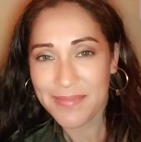 Profile Picture of Vicky Barron (@vickybarron40) on Poshmark