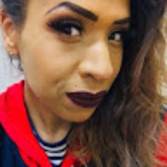 Profile Picture of Candice Morrison (@thisiscandice90) on Poshmark