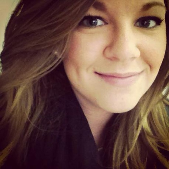 Profile Picture of Alex Kenitzer (@alexkenitzer) on Poshmark