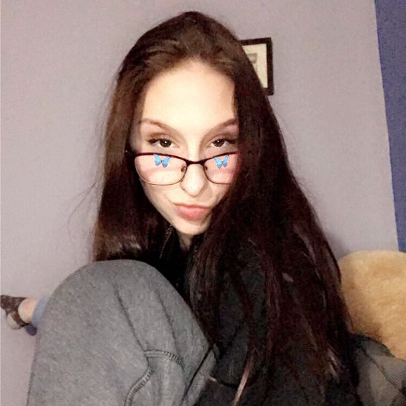 Profile Photo of Trinity Kisor (@trinitykisor01) on Poshmark