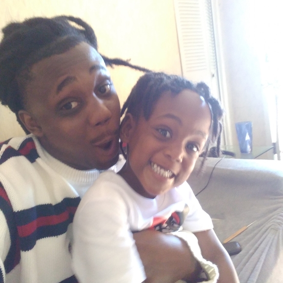 Trillski Chelios - Poshmark Profile Picture of Trillski Chelios (@trillskichelios) on Poshmark