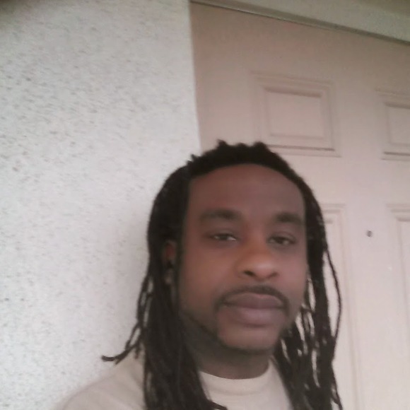 Profile Picture of John Pascal (@jbpascal210) on Poshmark