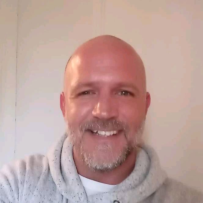 Profile Picture of Michael (@michaelritzko) on Tiktok