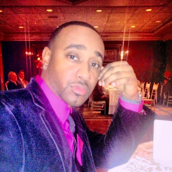 Profile Picture of Jeffery Staten (@cllassic) on Poshmark