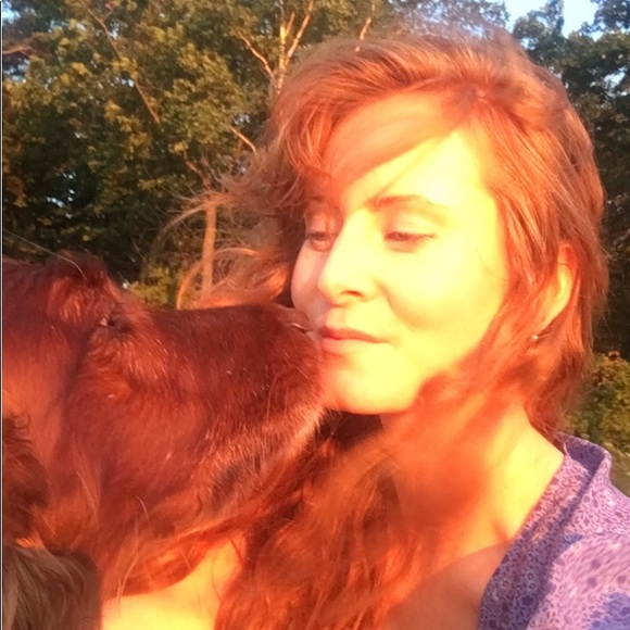 Profile Picture of Alexandra Kinsella (@alexandrabray5) on Poshmark