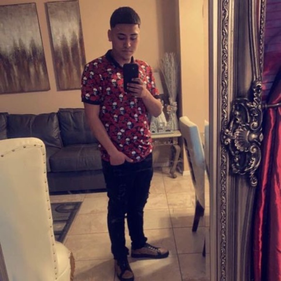 Profile Picture of Cheko Cheko (@chekocheko) on Poshmark