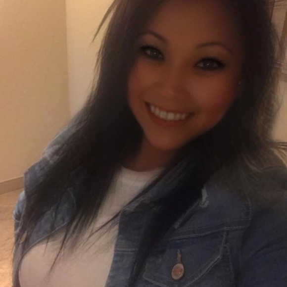 Profile Picture of Kim Nguyen (@kimnguyen821) on Poshmark