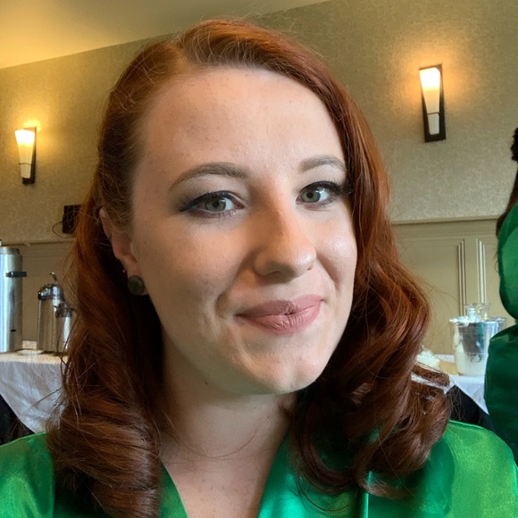 Profile Picture of Loretta Decker (@_etta_) on Poshmark