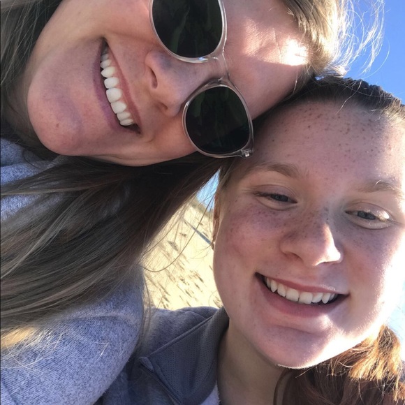 Profile Picture of Abigail Kaikkonen (@abigailk1395) on Poshmark