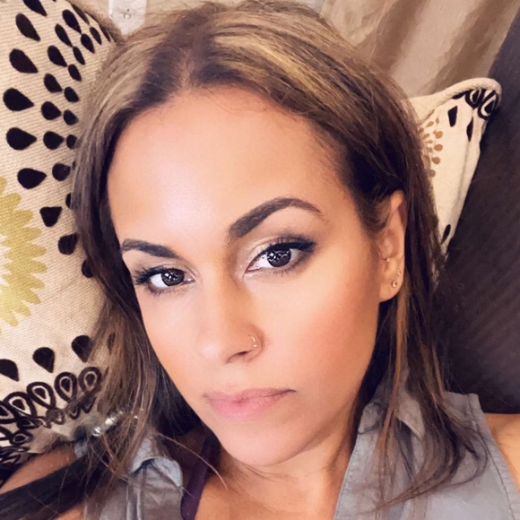 Profile Picture of Jillian Curley (@jcurley718) on Poshmark