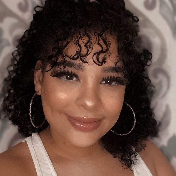 Profile Picture of Haydee Ottenwälder (@birgilia) on Poshmark