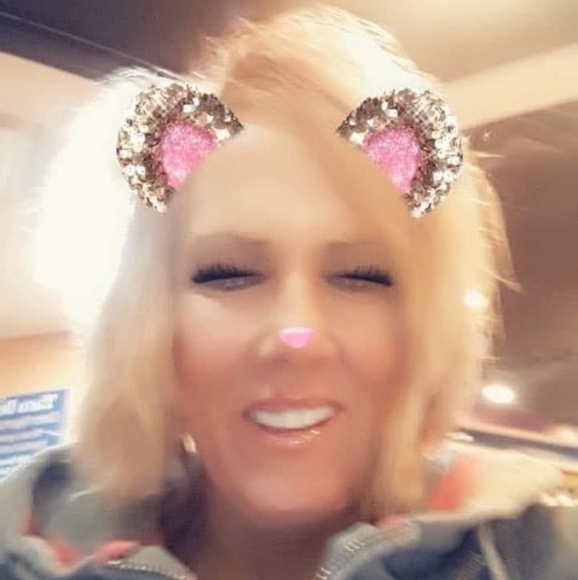 Profile Picture of Robin Elmore (@robinelmore643) on Poshmark