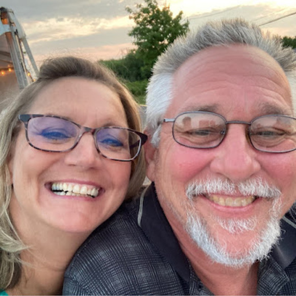 Profile Picture of Sheila Ciechoski (@sciechoski64) on Poshmark