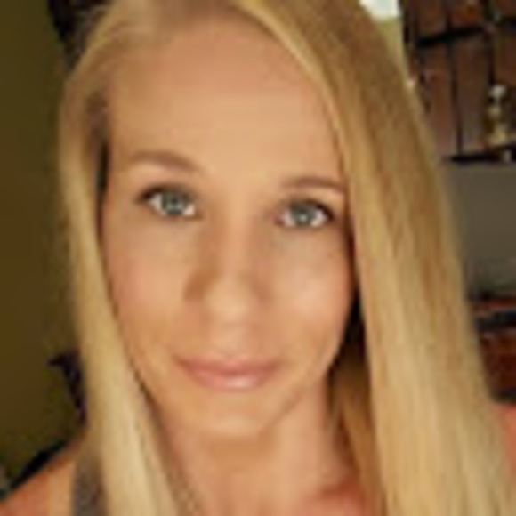 Profile Picture of Charlene Benbrook (@ldsupergirl) on Poshmark
