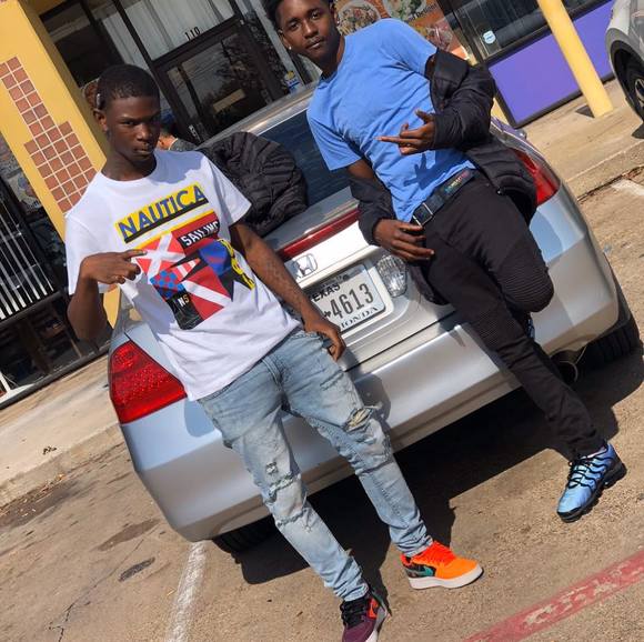 Parkrow Bookie - Poshmark Profile Picture of Parkrow Bookie (@bookie__3) on Poshmark