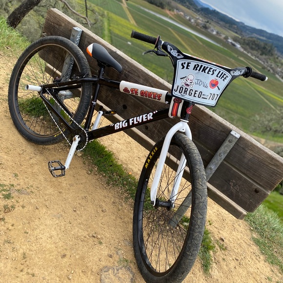 Profile Picture of Jorge Ortiz (@jorgeortizc10) on Poshmark