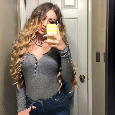 Profile Picture of ♡ Nicole Reneé ♡ (@nicole_sparkman) on Twitter